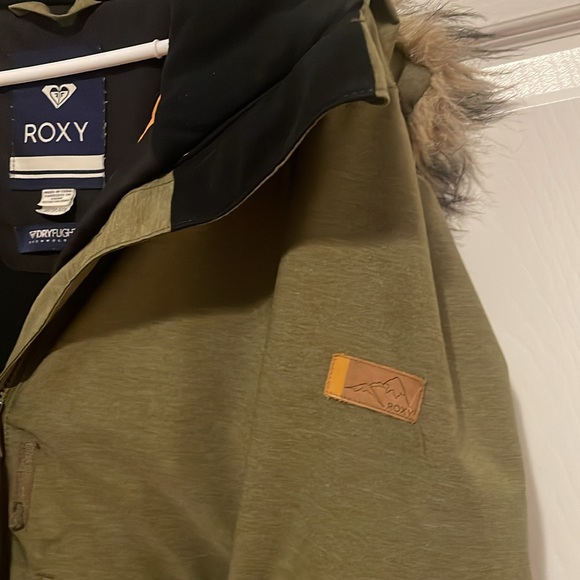 Women’s XS Roxy winter jacket - Picture 6 of 6